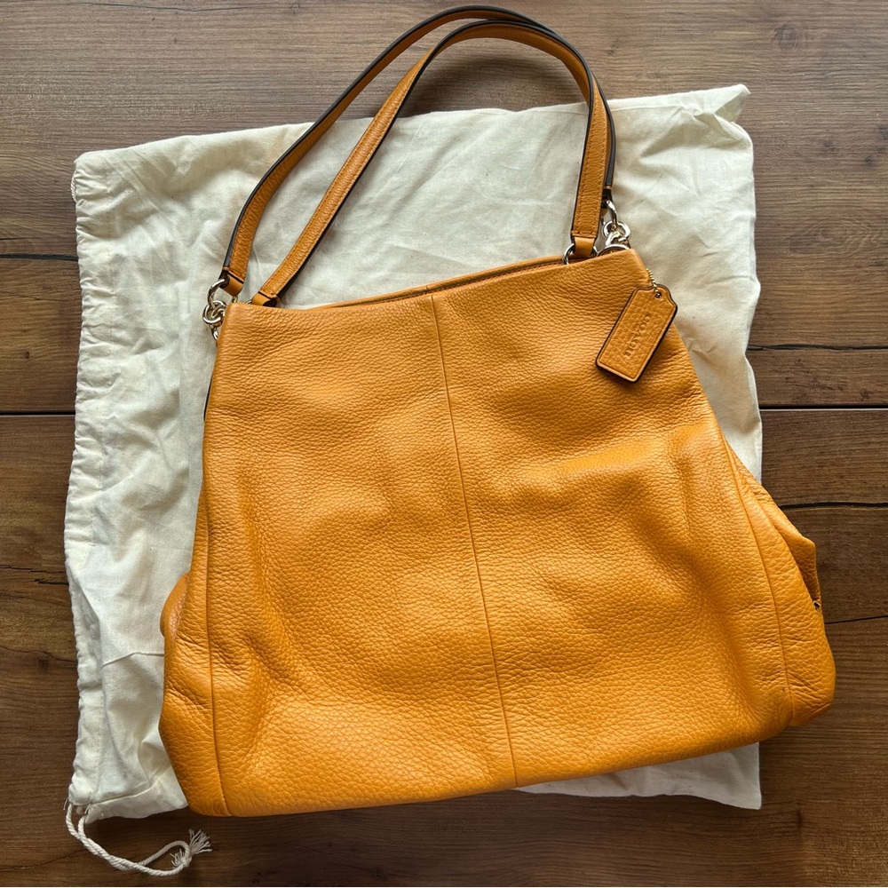 Excellent condition Coach yellow leather Phoebe Shoulder bag